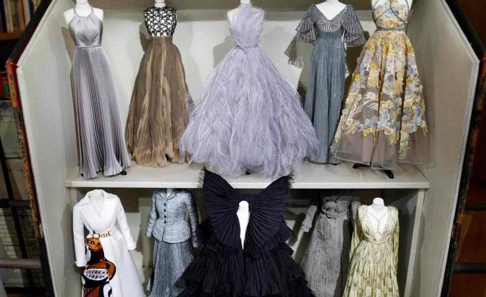 Dior transforma un desfile de moda en una casa de muñecasSubtítulo