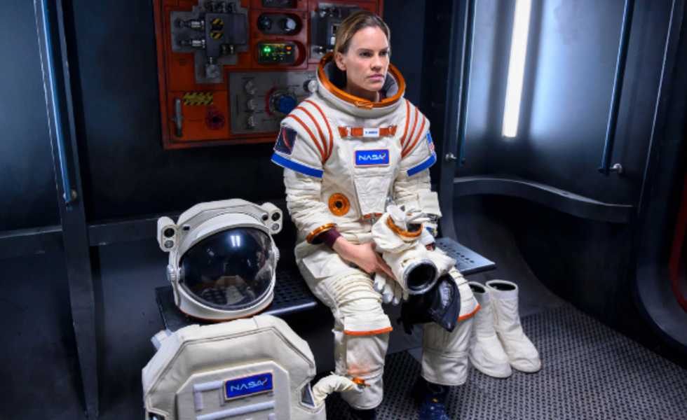  Hilary Swank se va a Marte con NetflixSubtítulo