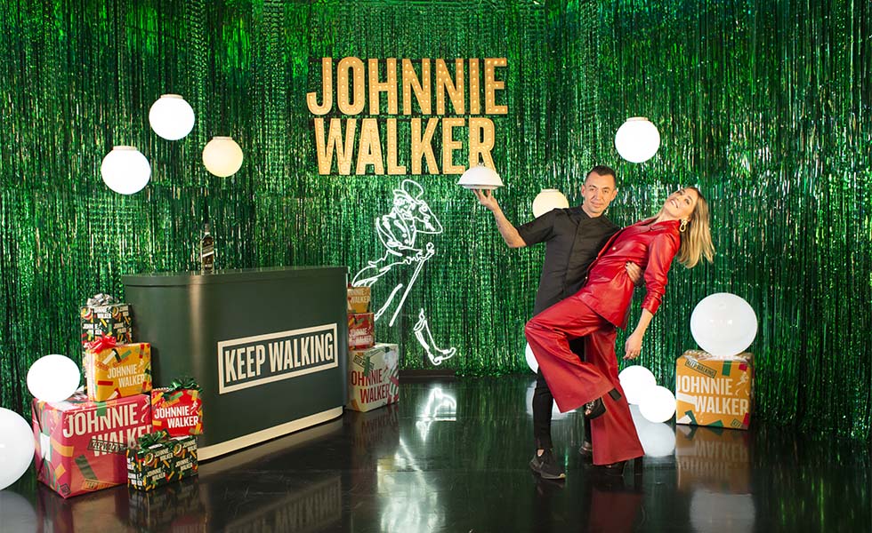  Johnnie Walker te invita a ‘caminar juntos’ el final del añoSubtítulo