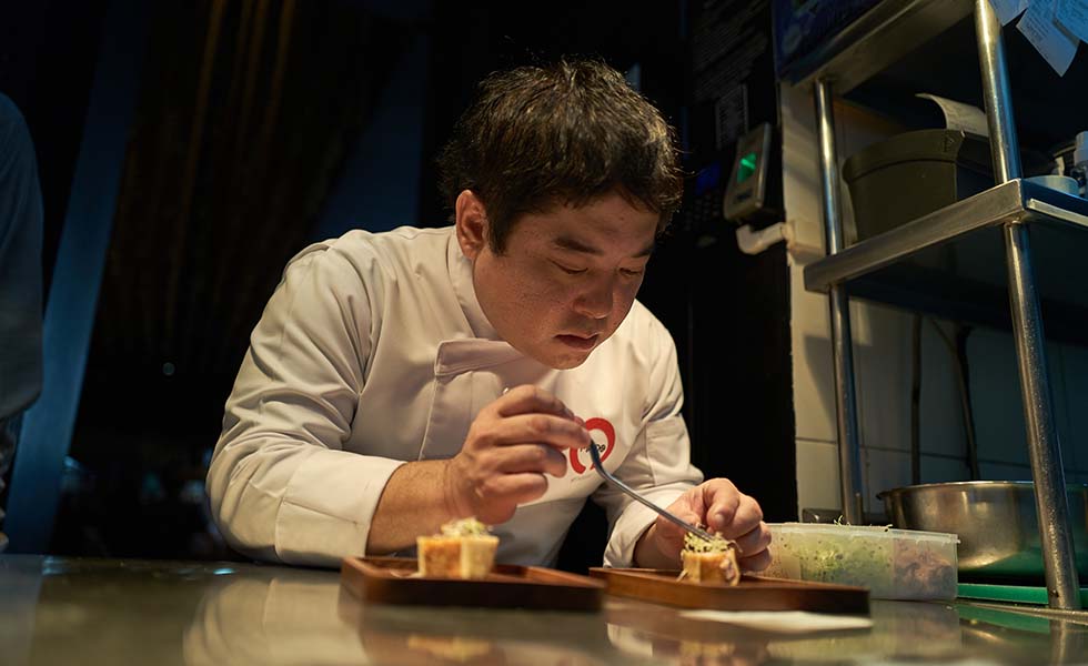 El chef Mitsuharu brilla en Quintonil DiezSubtítulo