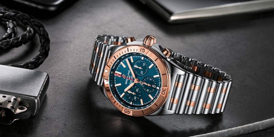 Breitling deslumbra con el doble tono de su reloj emblema